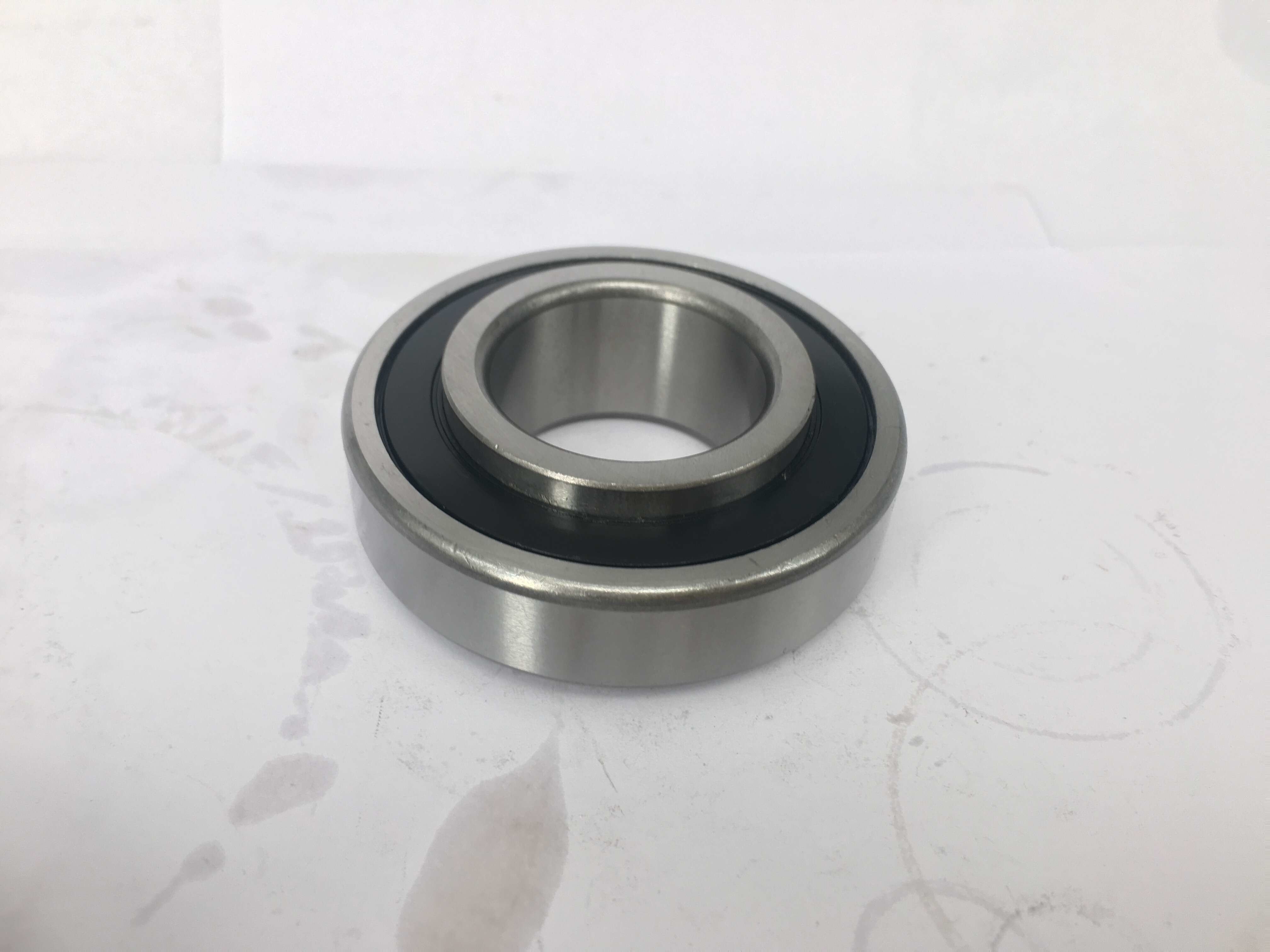 12*32*12.7mm 8501 Felt Sealed Single Row Ball Bearing With Extended Inner Ring