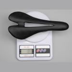 181g Light Carbon Fibre Bike Saddle 27.5x13x6.5cm Breathable