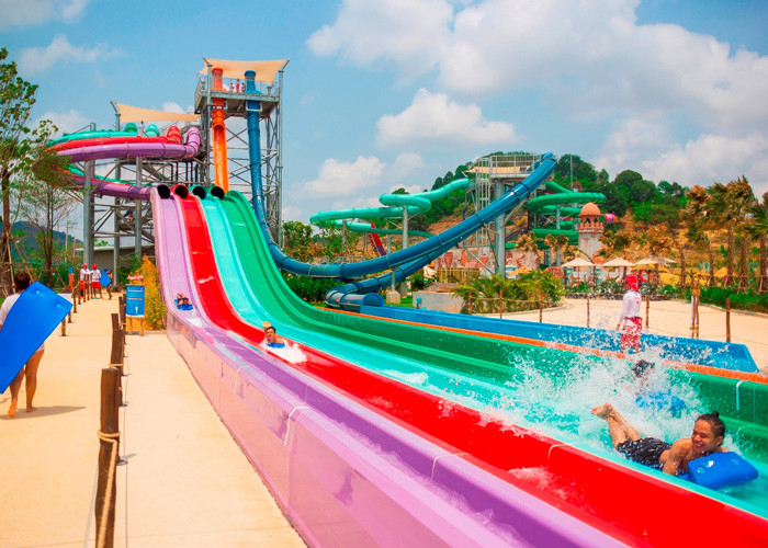 Holiday Village Rainbow Water Slide / High Speed Slide 1 Year Warranty