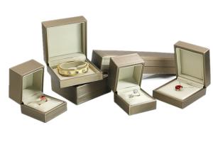 Quality Handmade Small Leather Jewelry Box Case High Glossy Custom Logo Color High Grade wholesale