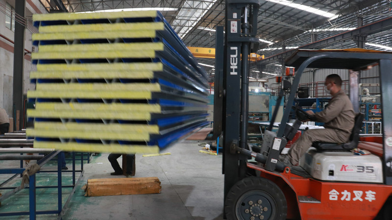 Prefab House Sound Insulation Fireproof Glass Wool Sandwich Panel