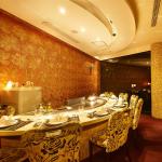 8 Seats Circle Shape Upper or Down Fume Exhaustion Teppanyaki Grill Table