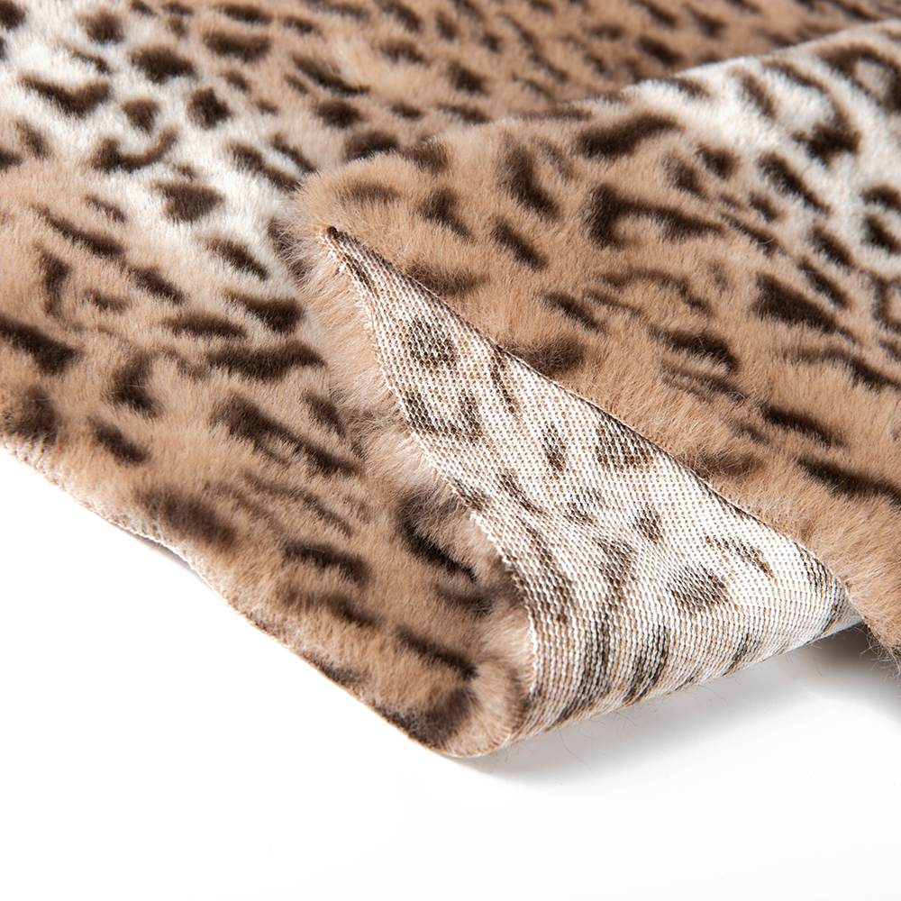 Weft Suede 100% Polyester Comfortable Plush Fur Fabric for Garment Custom Pattern