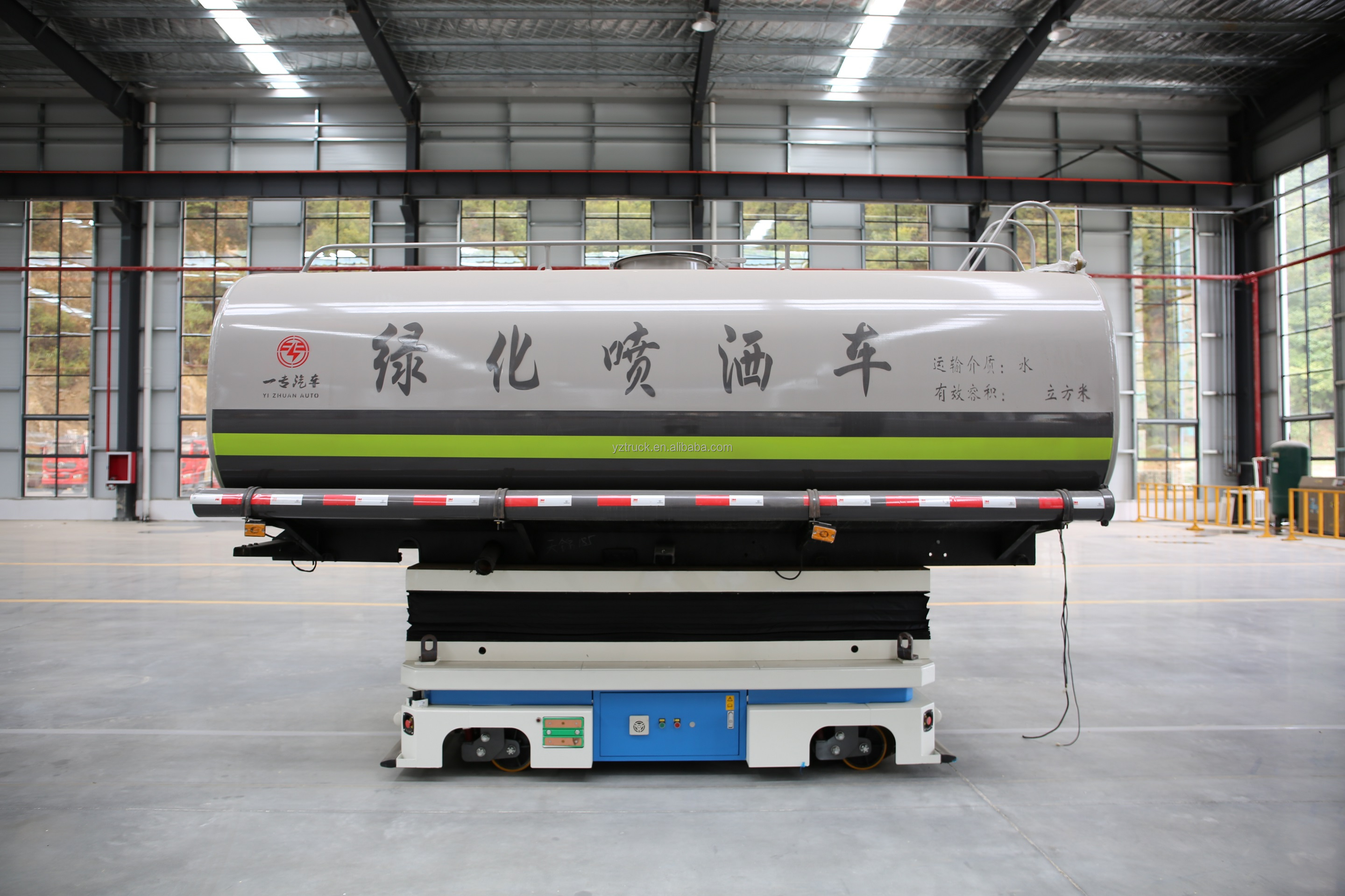3200mm Wheelbase Transportation Dongfeng 4x2 Light Cargo Truck with YUNNEIDONGLI Engine