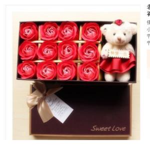 Quality New creative promotion gift product wedding gift 12 flower soap with bear wholesale