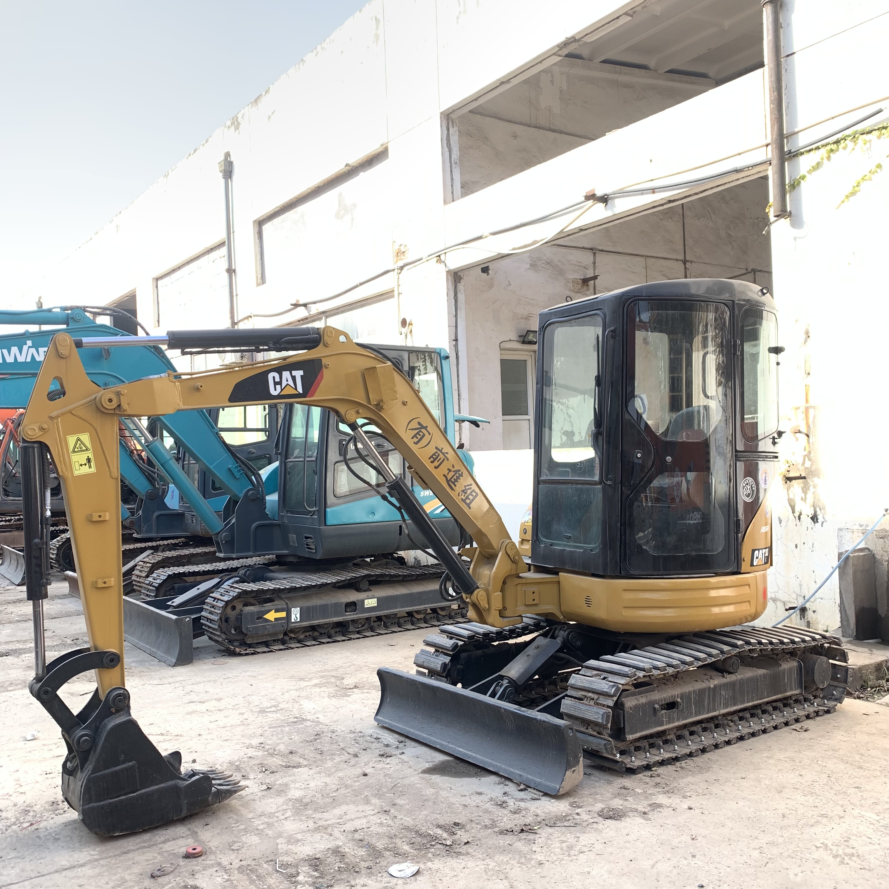 Used caterpillar Mini Excavator CAT303 original unreplaced with 23.6KW Power