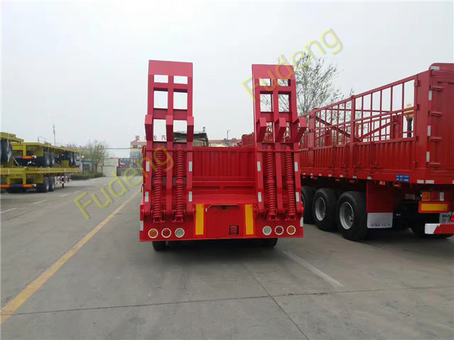 60ton 70 ton low bed semi trailer lowboy trailer for tractor truck head
