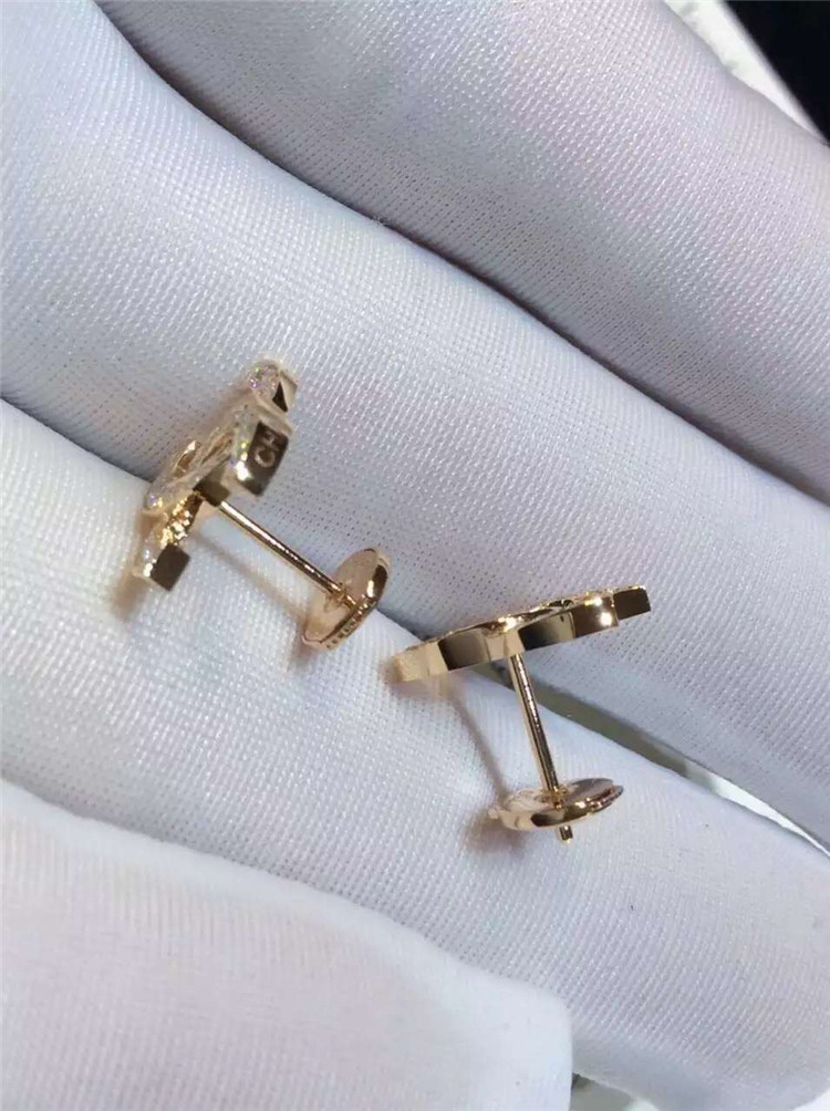 Logo Earrings in 18K Yellow Gold with Dropping Pearl Fashion Lady Jewelry Global Shipping
