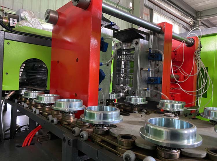 4 Cavities Fully Automatic PET Preform Bottle Blowing Machine for Food Beverage