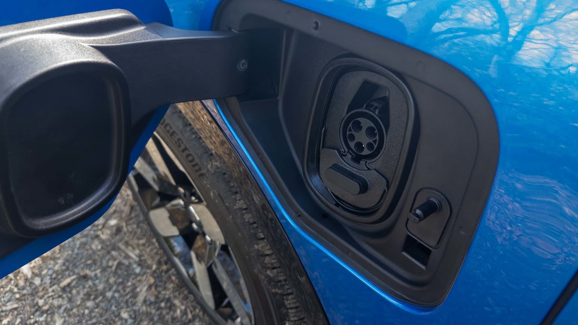 New Ev car 2024 Honda Prologue EV Crossover with a low, wide stance, a long wheelbase