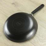 Light cast iron frying pan