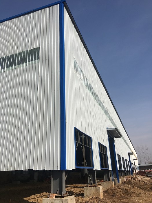 Pre Engineering Light Steel Prefab House Long Span Galvanized Portal Frame