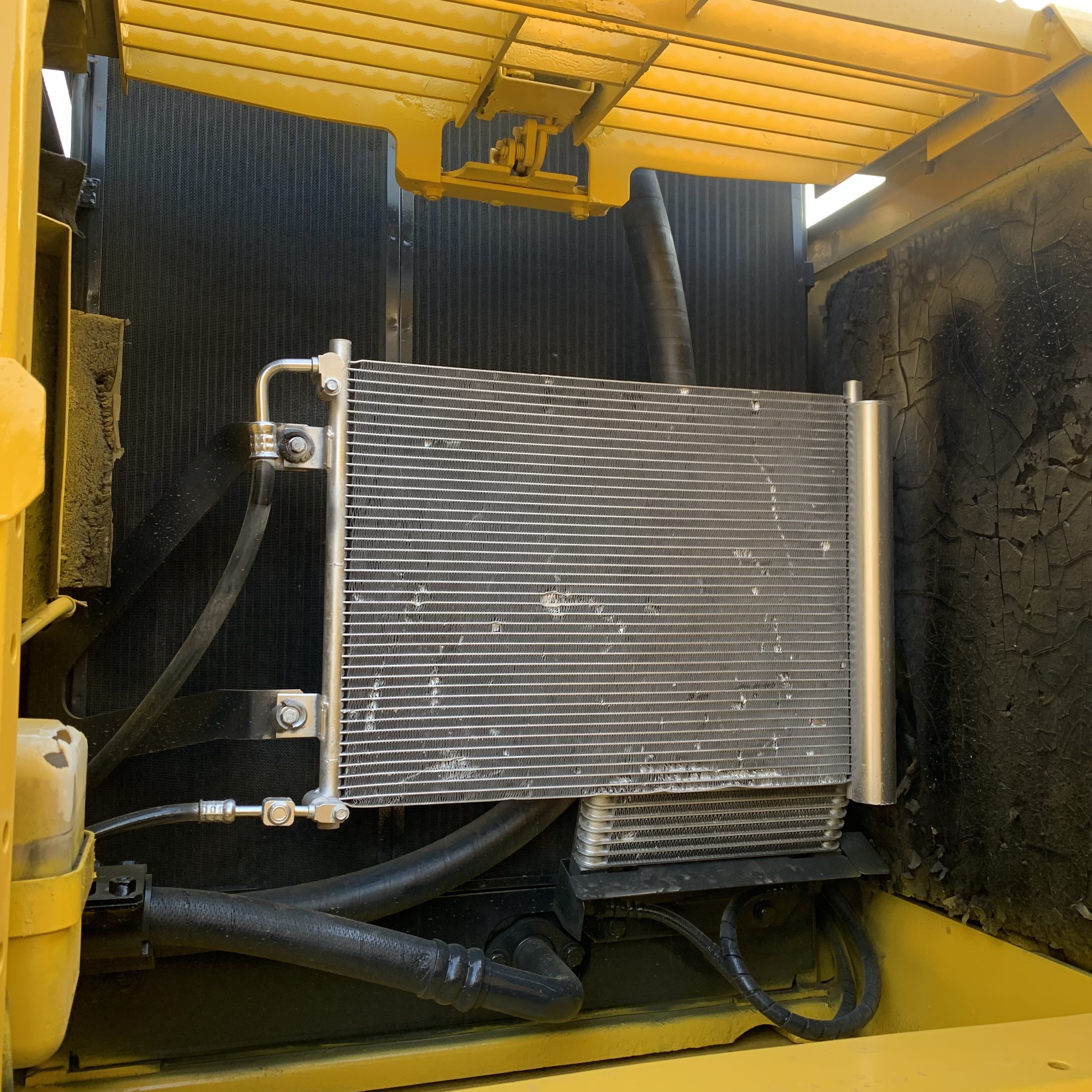 110KW Used Komatsu PC200-8 Excavator with Cummins Engine Hydraulic Crawler Excavator