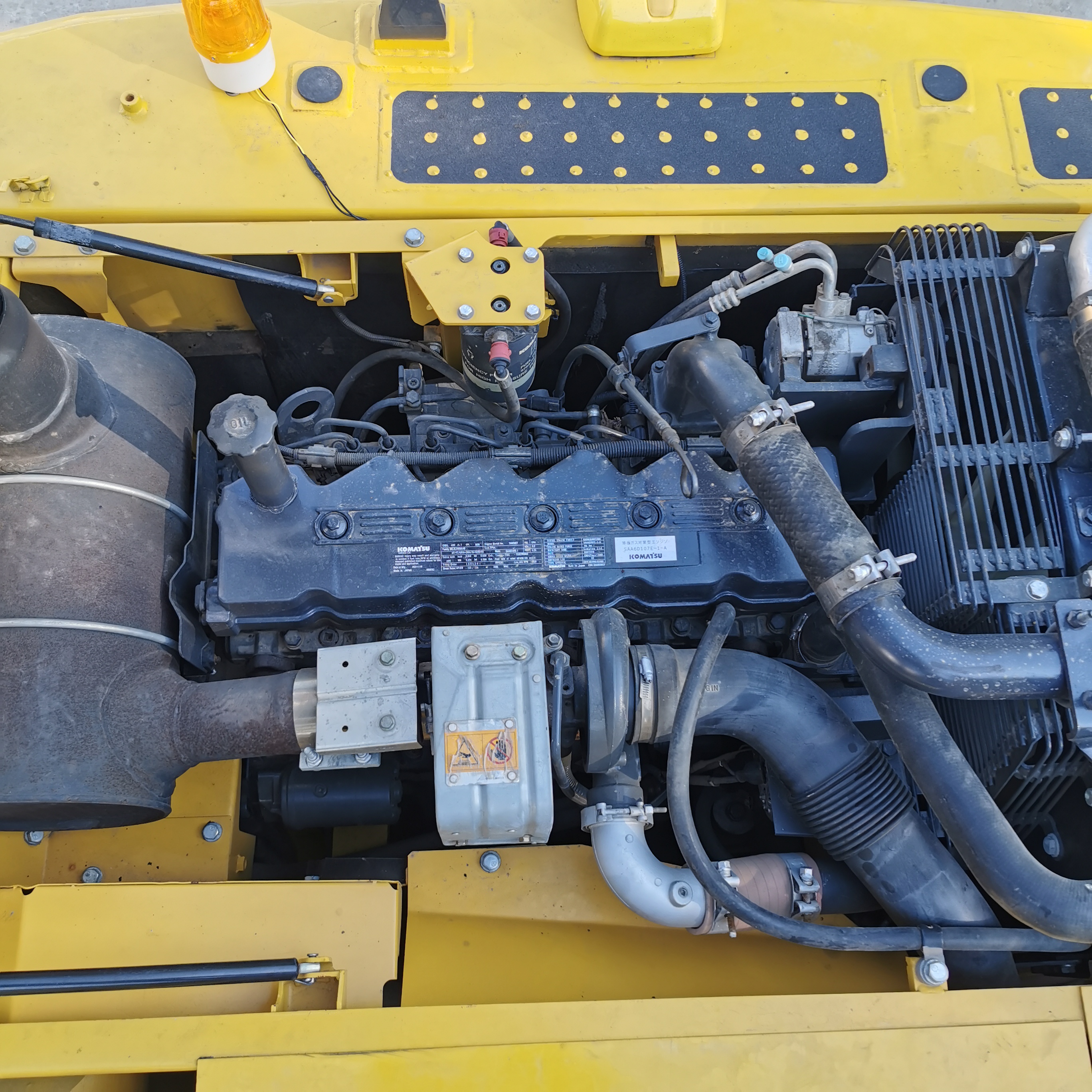 110KW Used Kumatsu PC200 PC220 Hydraulic Crawler Excavator for Construction Projects