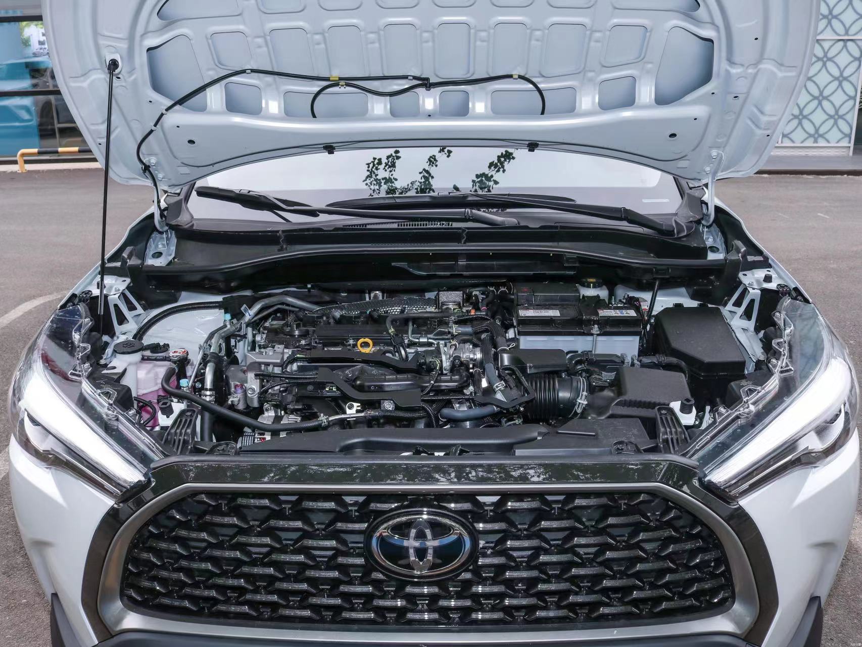 To-yota Corolla Cross Hybrid Automatic Gearbox Leather Seats Maximum Torque Nm 200-300Nm Direct Sale UNIV UNIK R/AV4 Camry