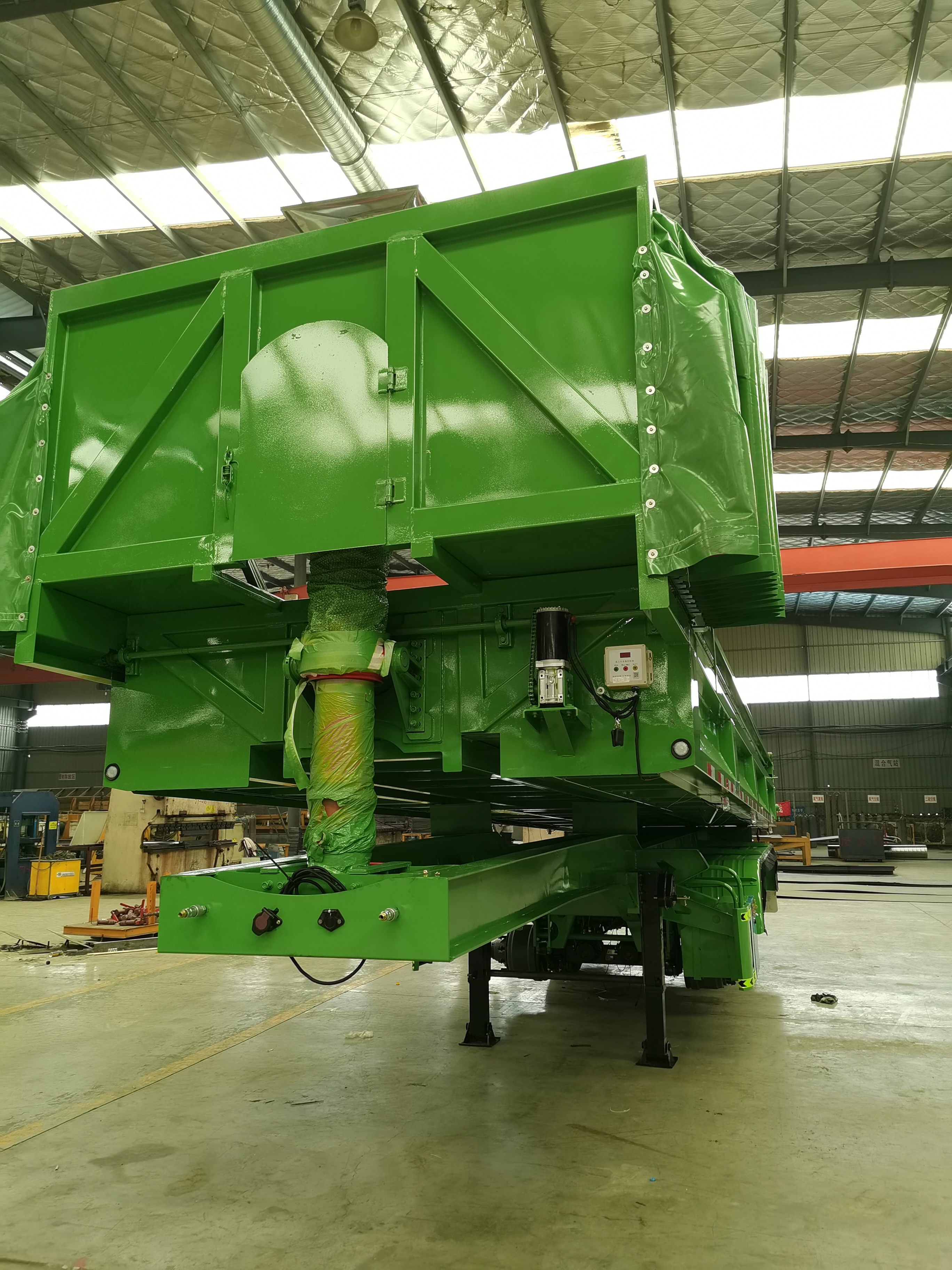 Truck Trailer 40 Cubic Meter Dump Tipper Semi Trailer with JOST or Yahua Landing Gear