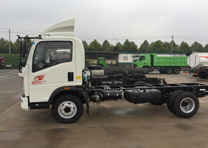 Frozen Foods Refrigerated Truck Vaccine Vehicles Meat / Milk Refrigerated Food Truck