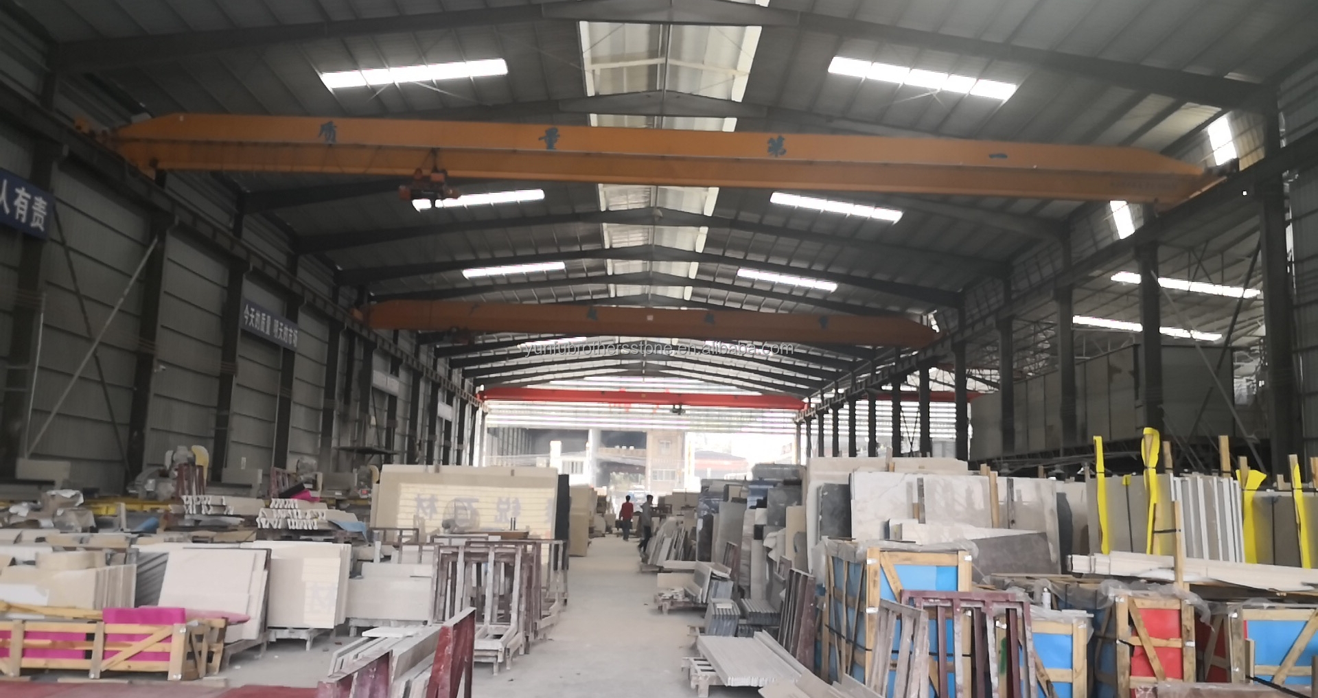 Modern Wood Grain Corinthian Marble Column Cladding for Customized Villa Enhancements