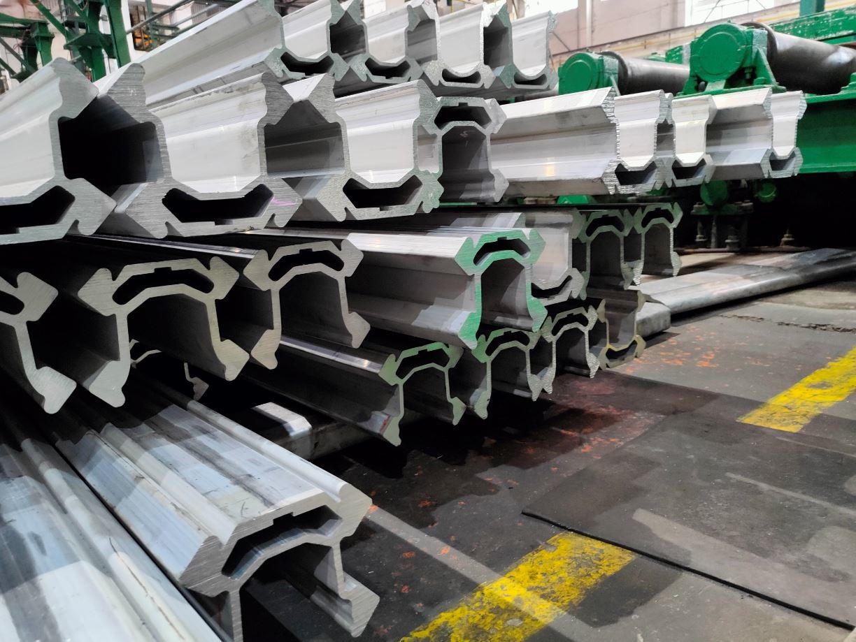 BMH2000 Aluminium Feed Beam Extruded Profiles Blasting Usage