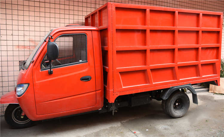 300cc Closed Iron Cabin 3 Wheel Tricycle With Cargo Box For Adult In Columbia