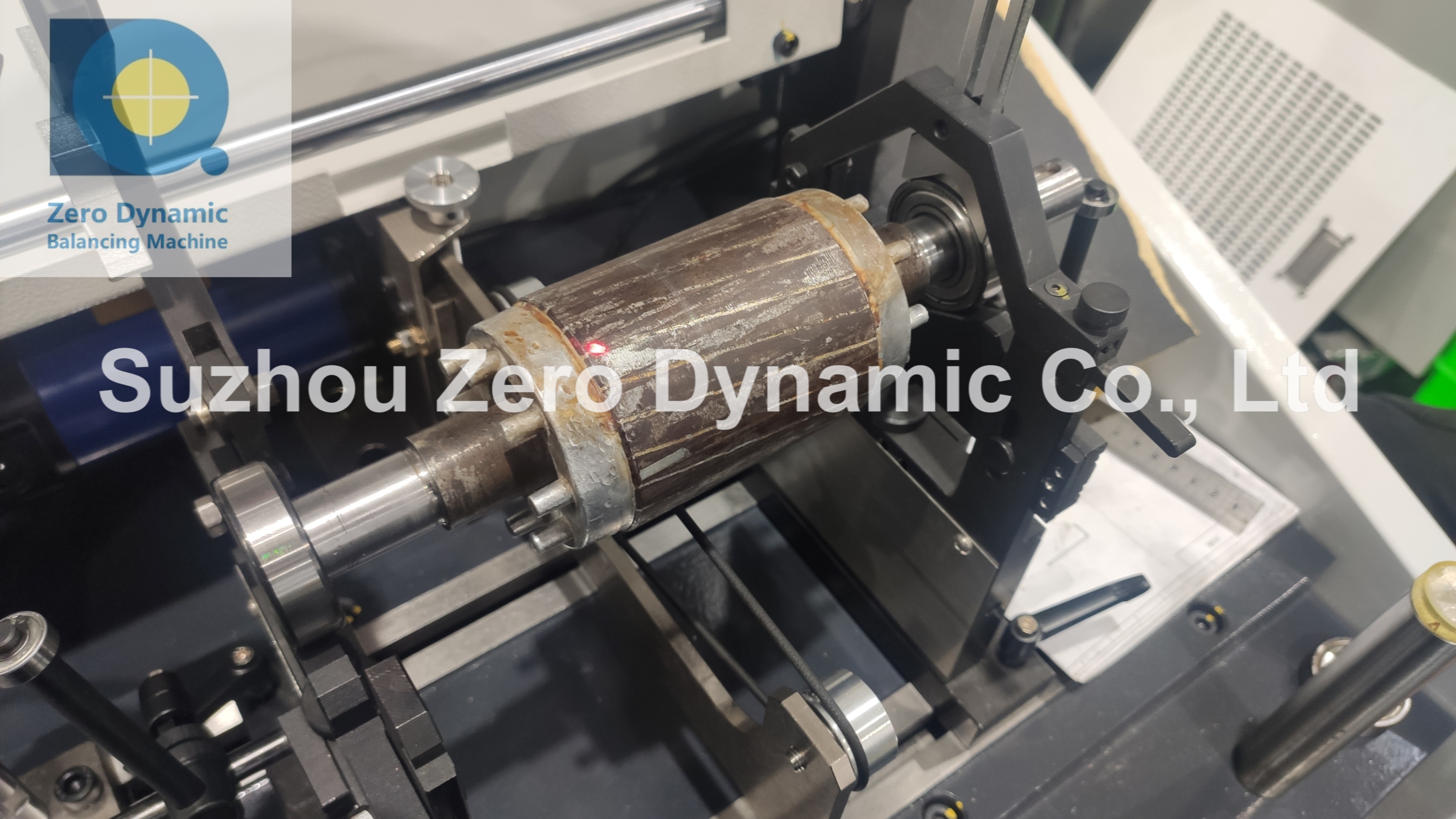 5kg Hard Bearing Lower Belt Drive Rotor Balancing Machine