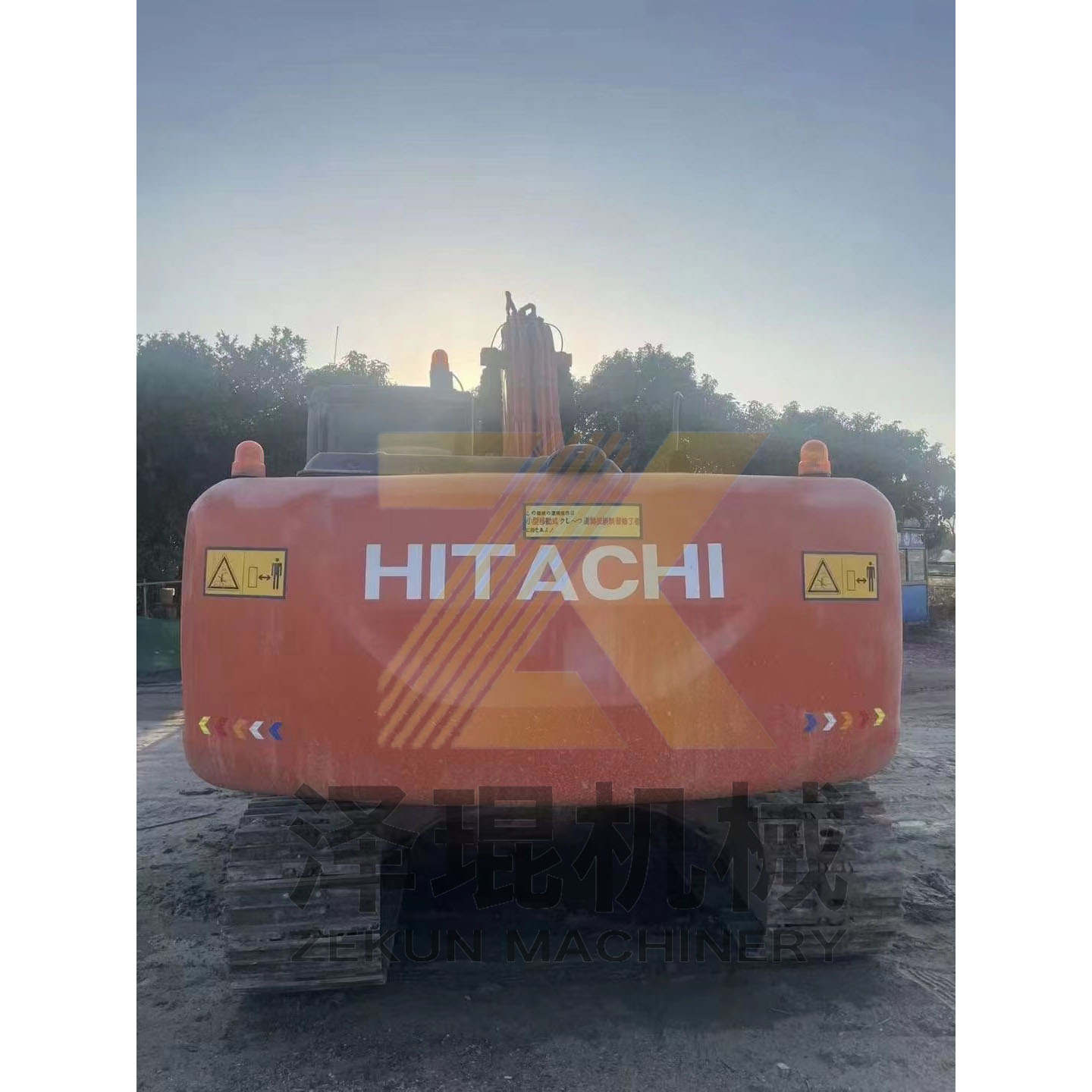 Hitachi ZX200-5G Used Excavator from Japan with 20 Ton Operating Weight and Cylinder