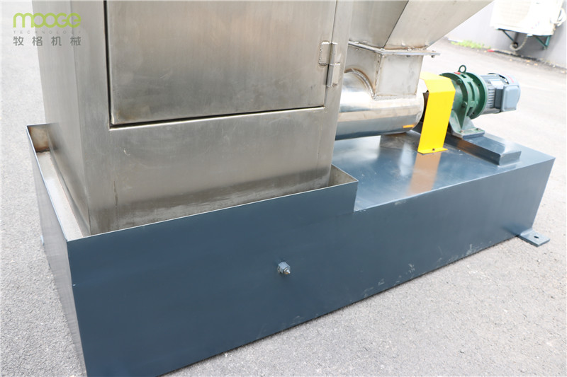 Vertical Friction Dewatering Screw Press Machine High Speed PET Crushing Machine