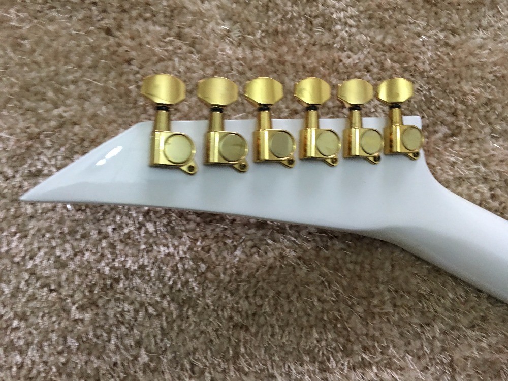 jackson custom guitar White color Golden hardwares Blocks inlay on rosewood fingerboard flying v electric guitar 6 strin