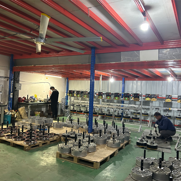 Powerful 1.5KW Ceiling Fan 5.5m 18FT for Farm Air Cooling and Industrial Ventilation