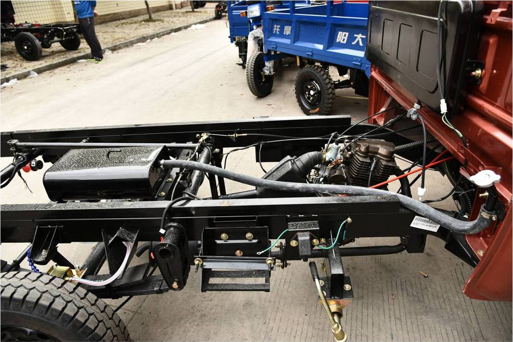 Front Drum and Rear Drum Brake System 150-300 cc Closed Cabin Street Legal Trike for Cargo