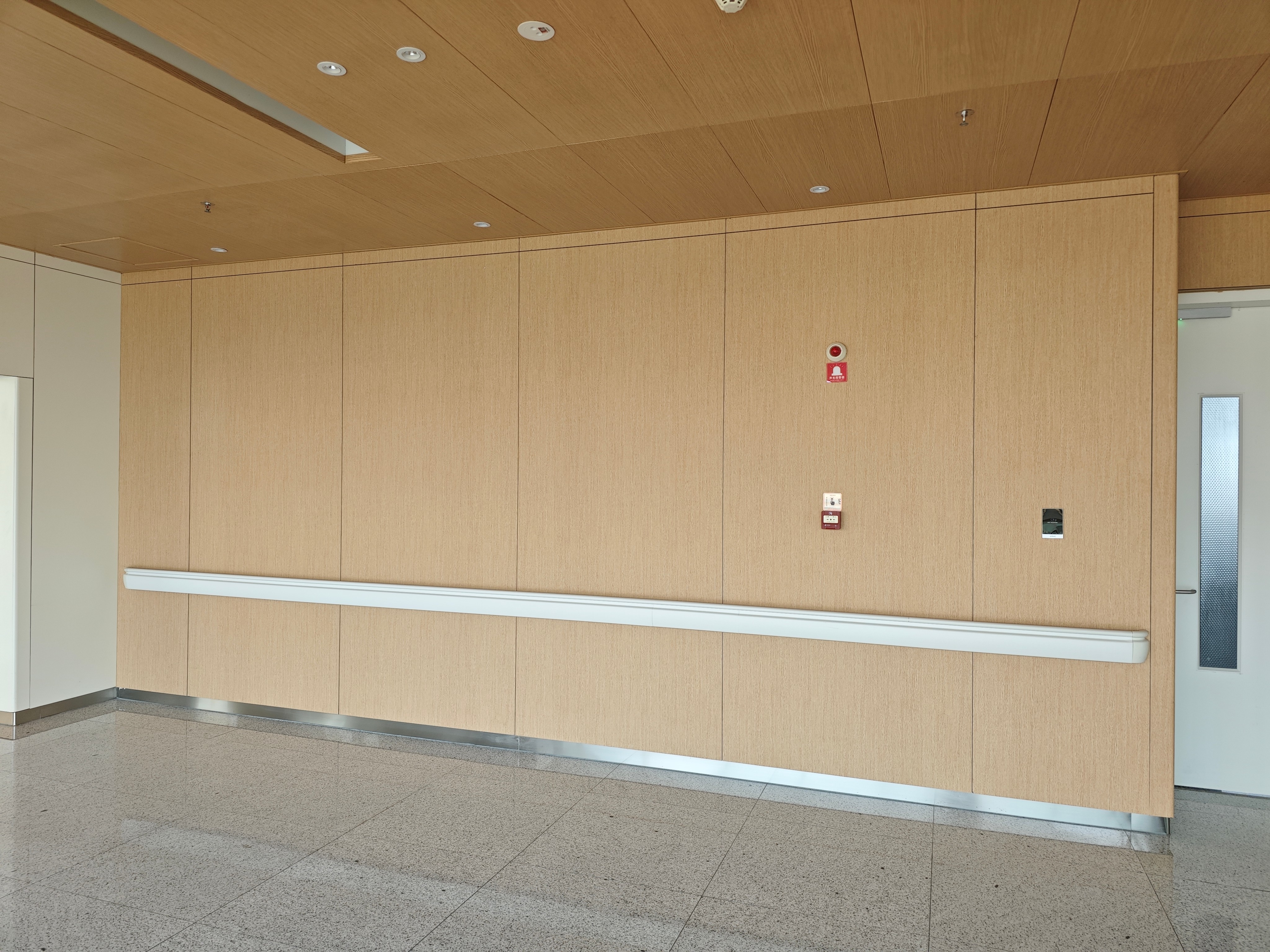 PVDF Coated ACP Sheets 6.0mm Thickness 1220mm * 2440mm Size High Gloss Surface For Retail Display Panels