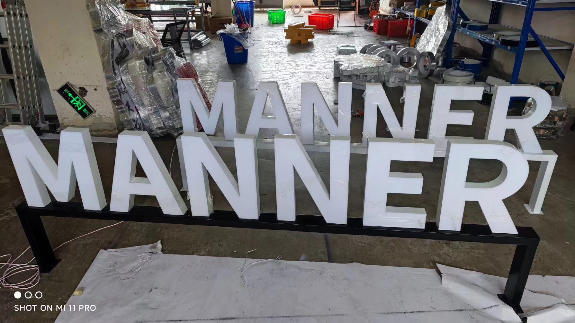 Outdoor Custom 3D Luminous Sign with Illuminated Acrylic Letters and LED Art at 25C