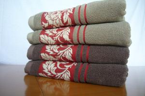 Quality 100% cotton jacquard bath towel , yarn dyed , towel set wholesale