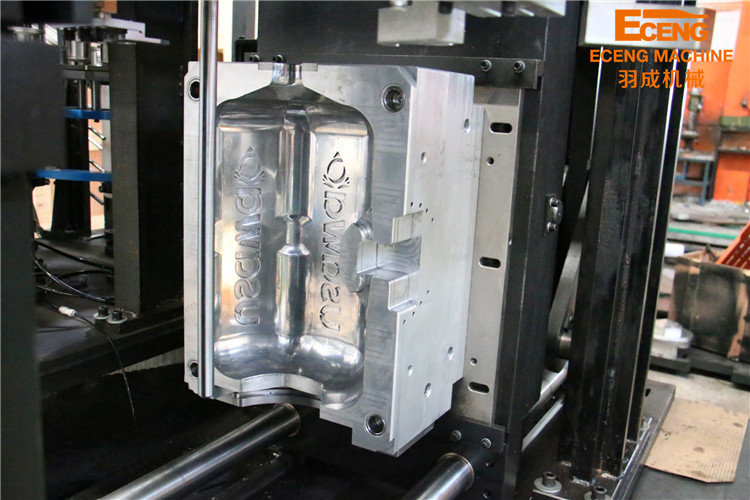 3L 5L 10L Stretch PET Bottle Blowing Machine 220V Energy Saving