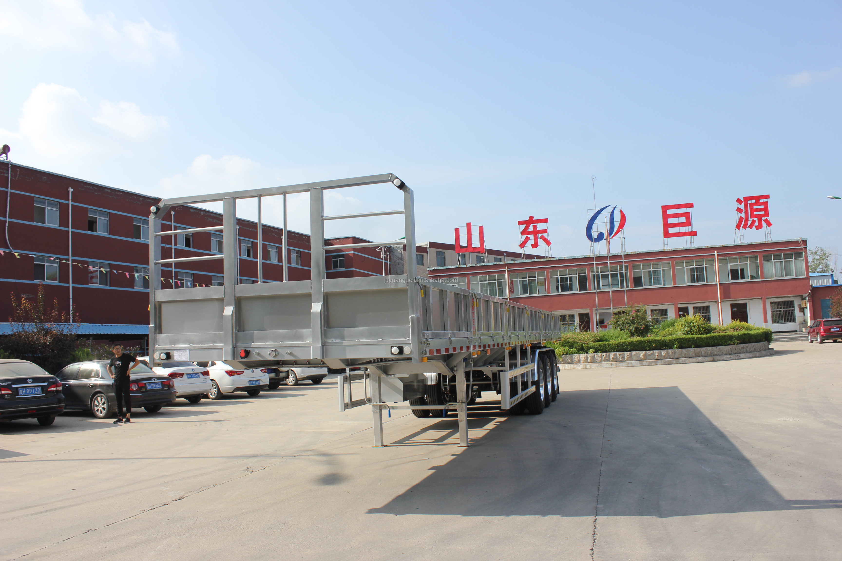 40 60 Tons Side Wall Fence Cargo Semi Truck Trailer with 4 Axles and Multifunctional