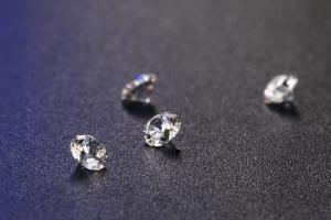 Quality VVS Clarity Round Moissanite DEF 6.5mm With 57 Facted Cutting Type RM-036 wholesale