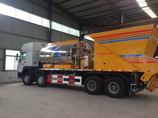 Asphalt Distributor , Asphalt Tank Volume 5000L , 5400L , 6600L , 7000L And