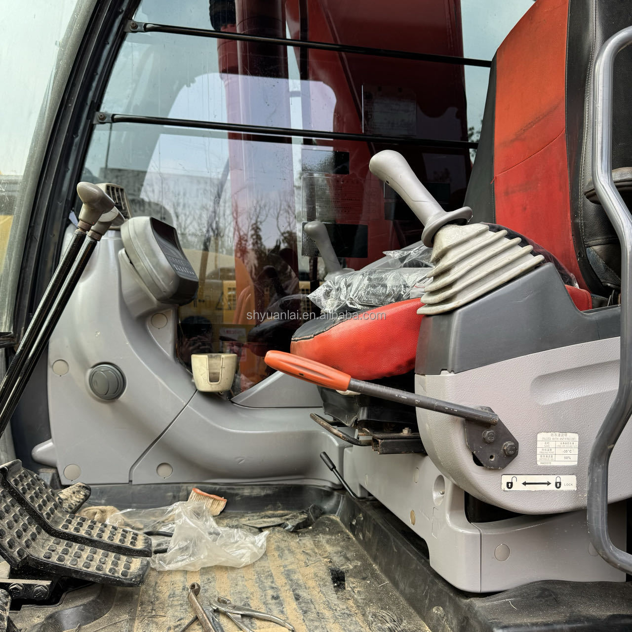Original Hydraulic Valve ZX200 Excavator With Low Working Hours And Superior Performance