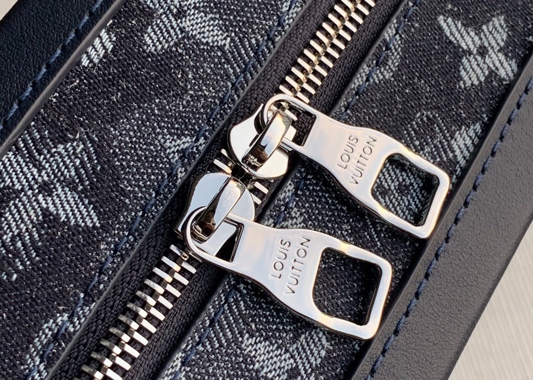 Unisex Soft Trunk Virgil Abloh Shoulder Bag With Zipper Open