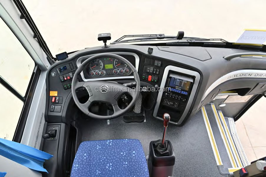 8995*2500*3480mm LHD Diesel 30 1 1 Seats Coach Bus with 280L Fuel Tank Capacity