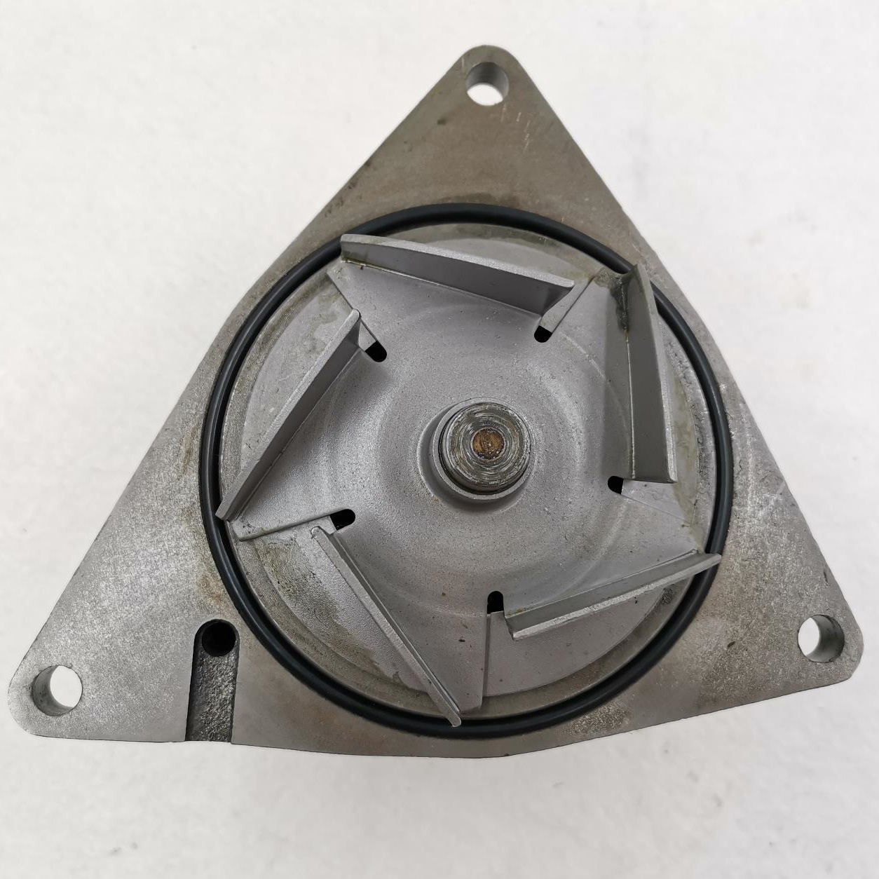 Cummins 6BT 6CT 6L Engine Parts Water Pump Guaranteed Performance for 1988-2004 Car Fitment