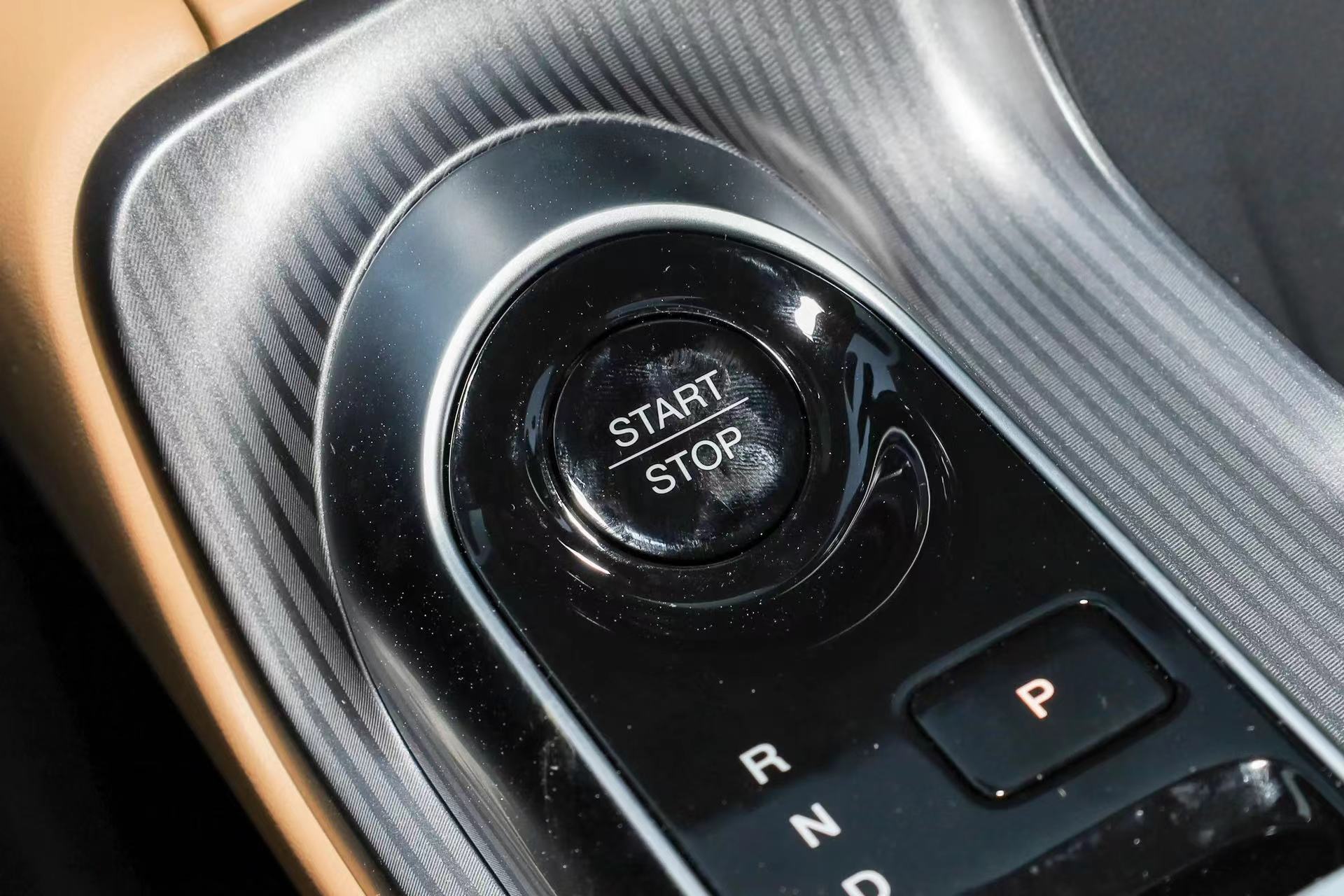 GAC Trumpchi E8 Energy 2024 Model 2.0L 150km PRO Hybrid 2.0L Engine 140HP Electric Motor 182HP Fast Charging Time h 0.5