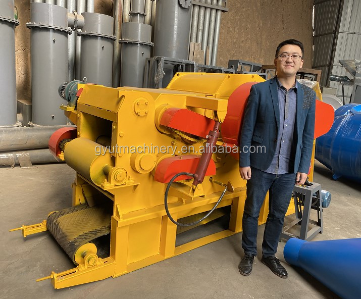 Forestry Machinery Mobile Wood Chipper Shredder Machine for Producing 3-5cm Wood Chips