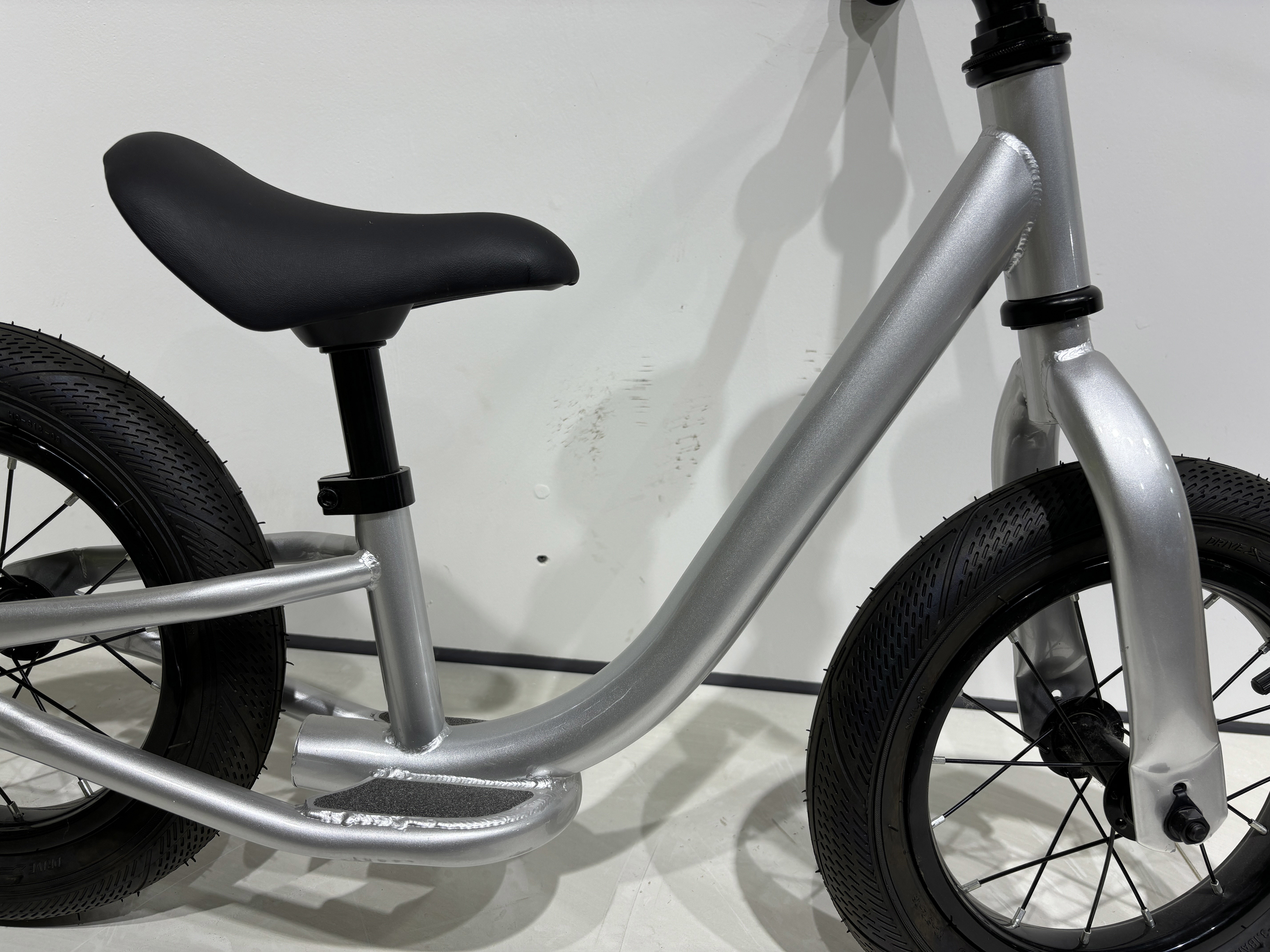 No Brake Kids Childs Pedal Less Bike 2 Wheel Design For Developing Balance Skills