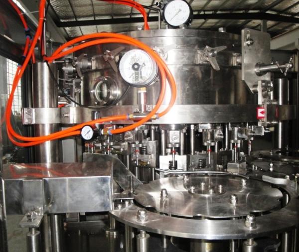 Energy drinks wine bottle glass bottle carbonated filling machine / soft drink