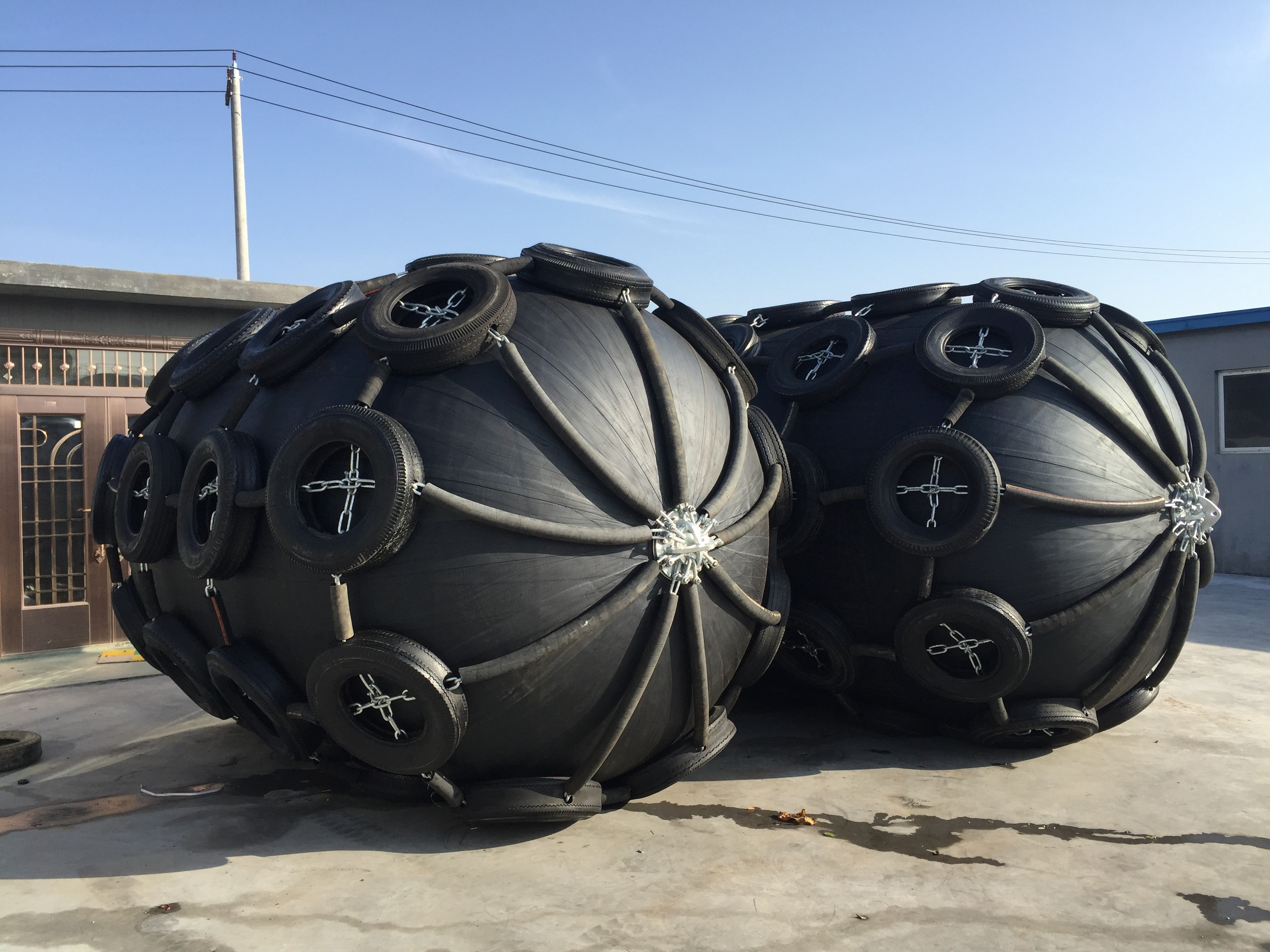 ISO 17357 Standard Mooring Pneumatic Rubber Fender Yokohama Type
