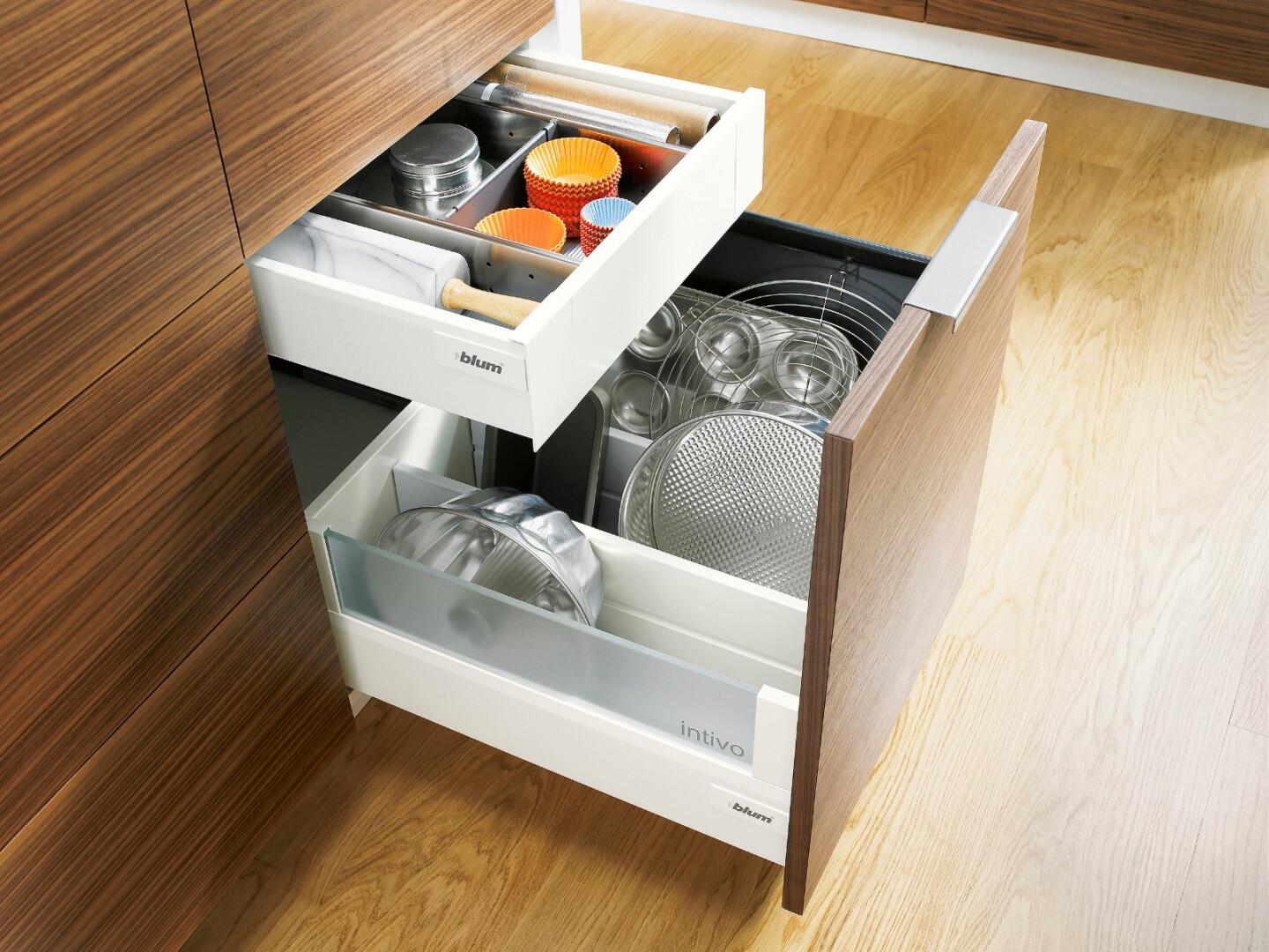 Lacquer Surface Treatment Wooden Cabinets for Customized Veneer Color Kitchen Furniture