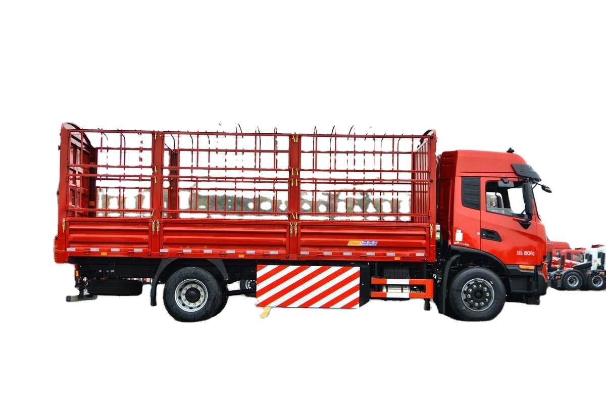 150-250hp Dongfeng 220HP 4X2 CNG Fence Cargo Truck with Euro 6 Emission Standard
