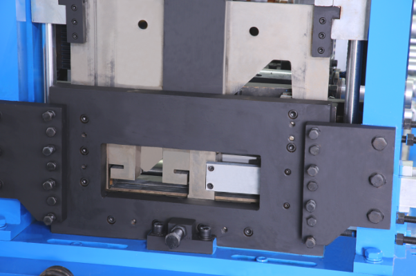 ISO9001 C Purlin Forming Machine For Steel Structure Of Industrial Buildings