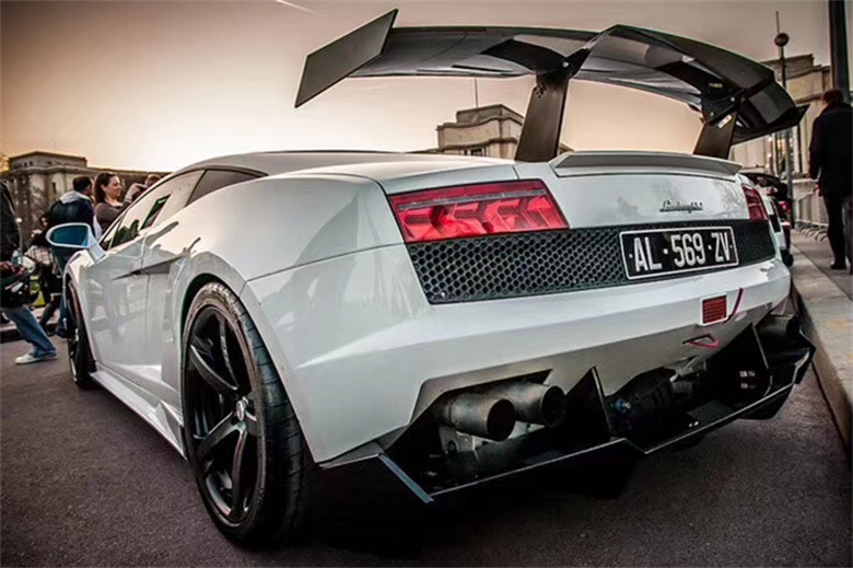 For lamborghini Gallardo LP550 560 570 Carbon Fiber Spoiler Gallardo LP550 560 570 Upgraded SUPER TROFEO Style Spoiler